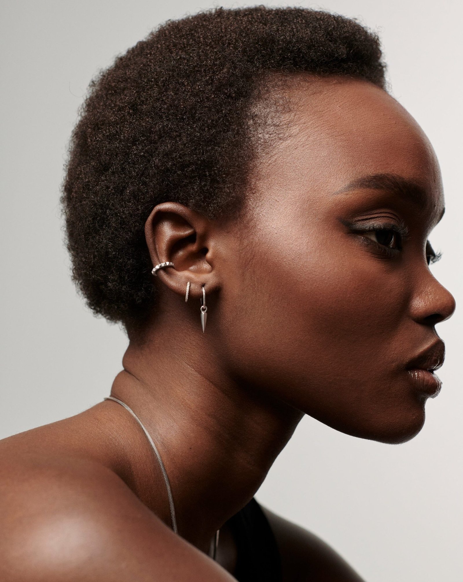 mini-claw-charm-hoop-earrings-earrings-missoma-209753.jpg